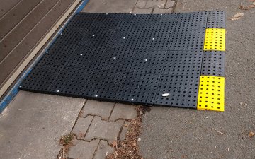 Plastic mobile ramp to the warehouse